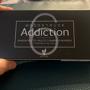 Younique Moodstruck eye shadow Palette 6 NWT